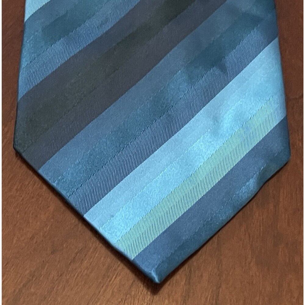 Kenneth Cole New York Green 100% Imported Silk Men’s Neck Tie Made In USA